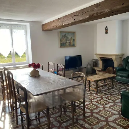 Familial A Avec Terrasse, Proche Nature Et Ferme Equestre - Fr-1-489-371 Holiday home Montaiguet-en-Forez